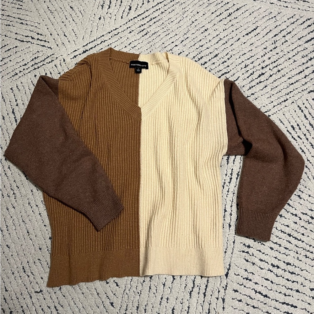 Fortune + Ivy Camel Colorblock V-Neck Sweater